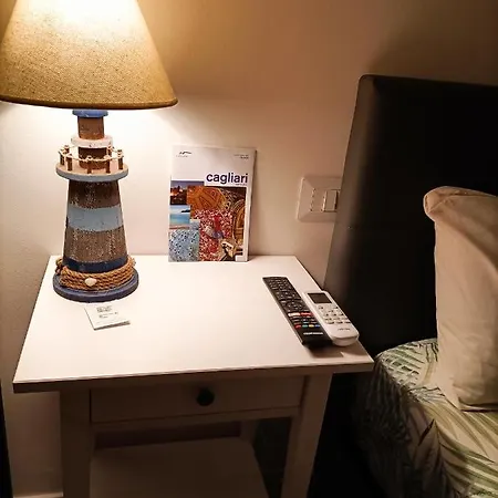 Le Stanze Di Elisa بيت ضيافة كالياري